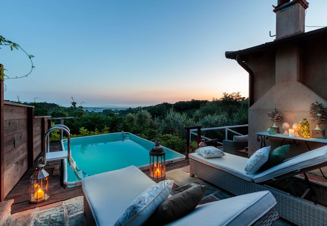 Villa a Montemagno - ALCOVA TOBINO, a Romantic Farmhouse with Private Pool and a Magnificent view over the Sea