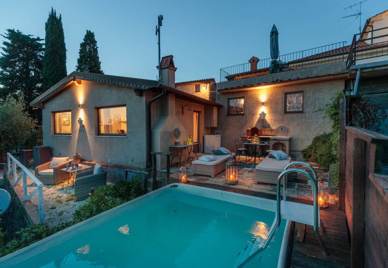 Villa a Montemagno - ALCOVA TOBINO, a Romantic Farmhouse with Private Pool and a Magnificent view over the Sea