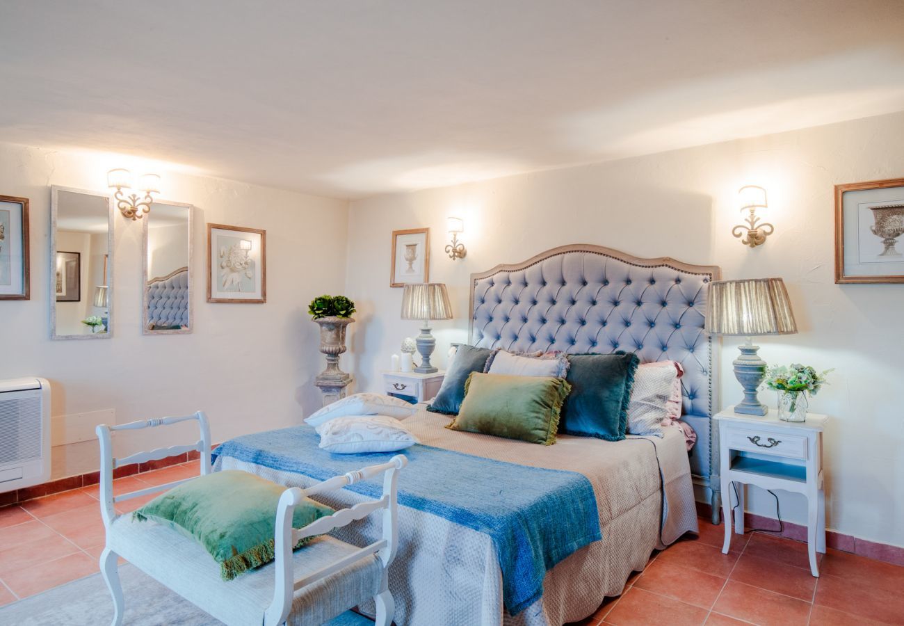 Villa a Montemagno - ALCOVA TOBINO, a Romantic Farmhouse with Private Pool and a Magnificent view over the Sea
