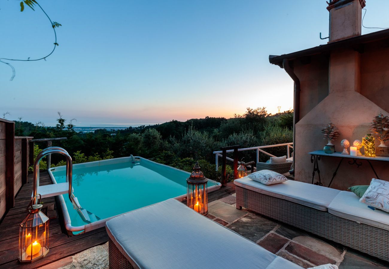 Villa a Montemagno - ALCOVA TOBINO, a Romantic Farmhouse with Private Pool and a Magnificent view over the Sea