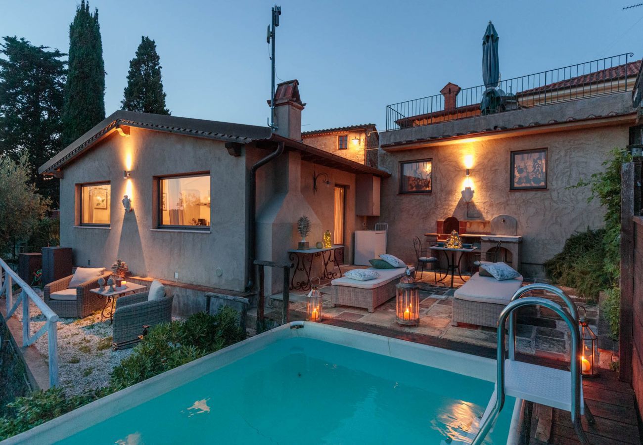 Villa a Montemagno - ALCOVA TOBINO, a Romantic Farmhouse with Private Pool and a Magnificent view over the Sea