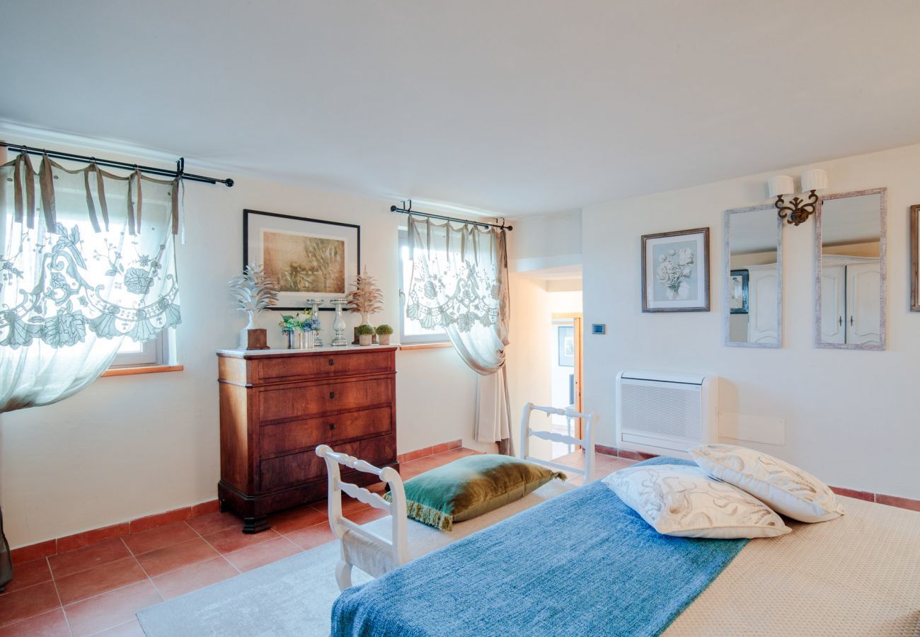 Villa a Montemagno - ALCOVA TOBINO, a Romantic Farmhouse with Private Pool and a Magnificent view over the Sea