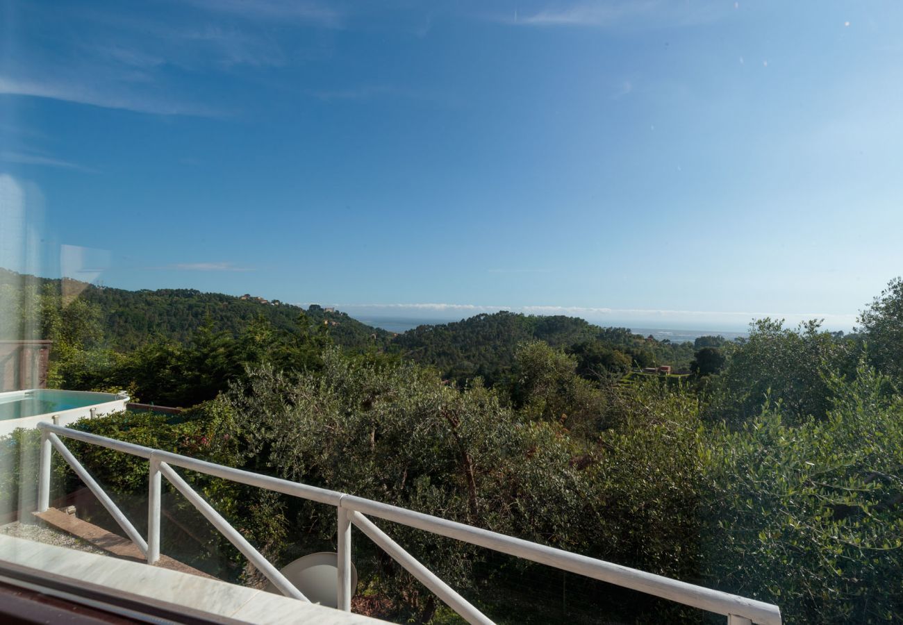 Villa a Montemagno - ALCOVA TOBINO, a Romantic Farmhouse with Private Pool and a Magnificent view over the Sea