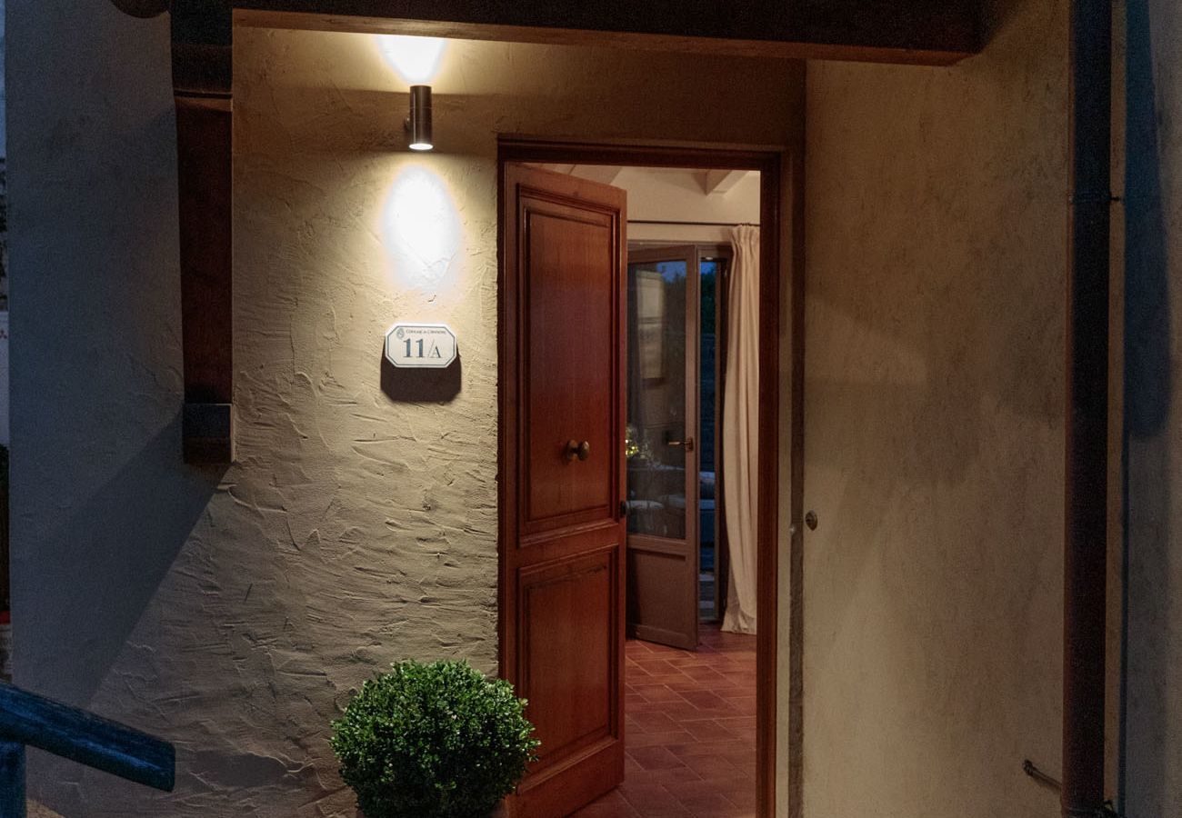 Villa a Montemagno - ALCOVA TOBINO, a Romantic Farmhouse with Private Pool and a Magnificent view over the Sea