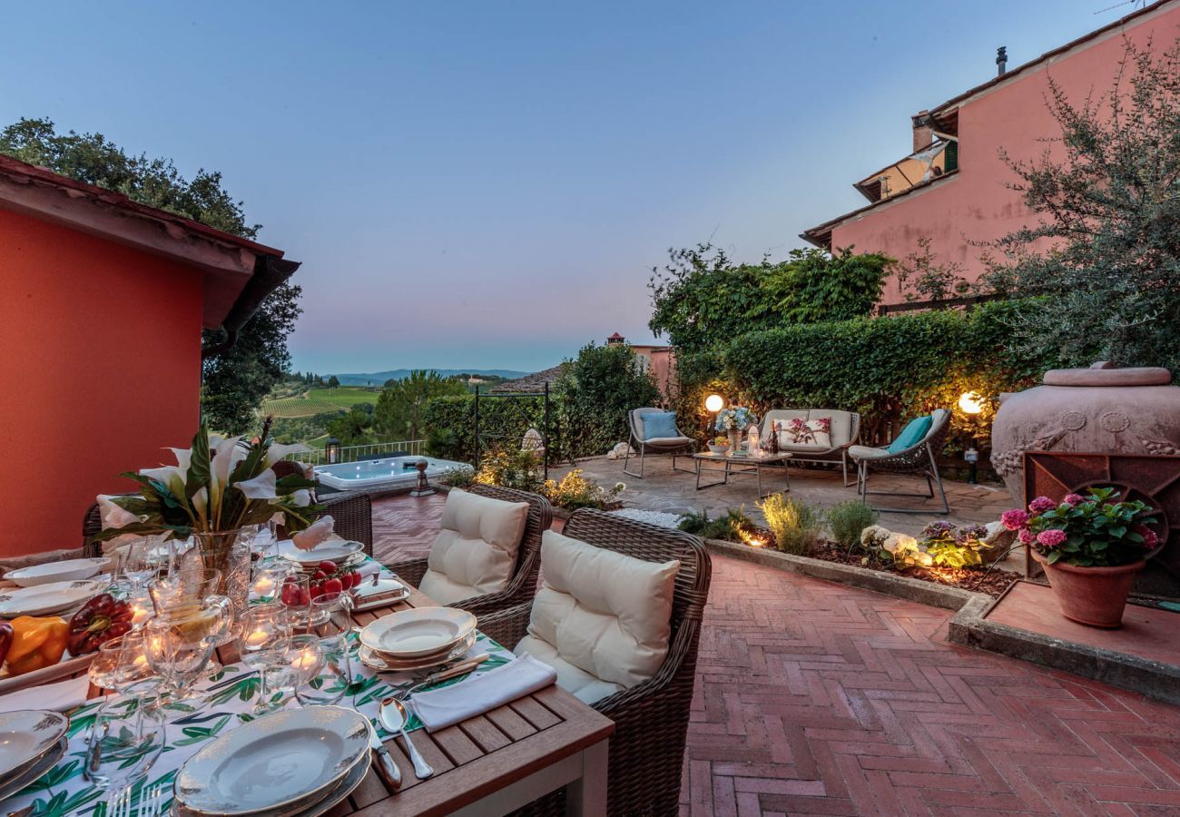 Villa a Marcialla - VILLA CHIANTI, your Secret 4 Bedrooms Retreat with View over the Vineyards in Marcialla