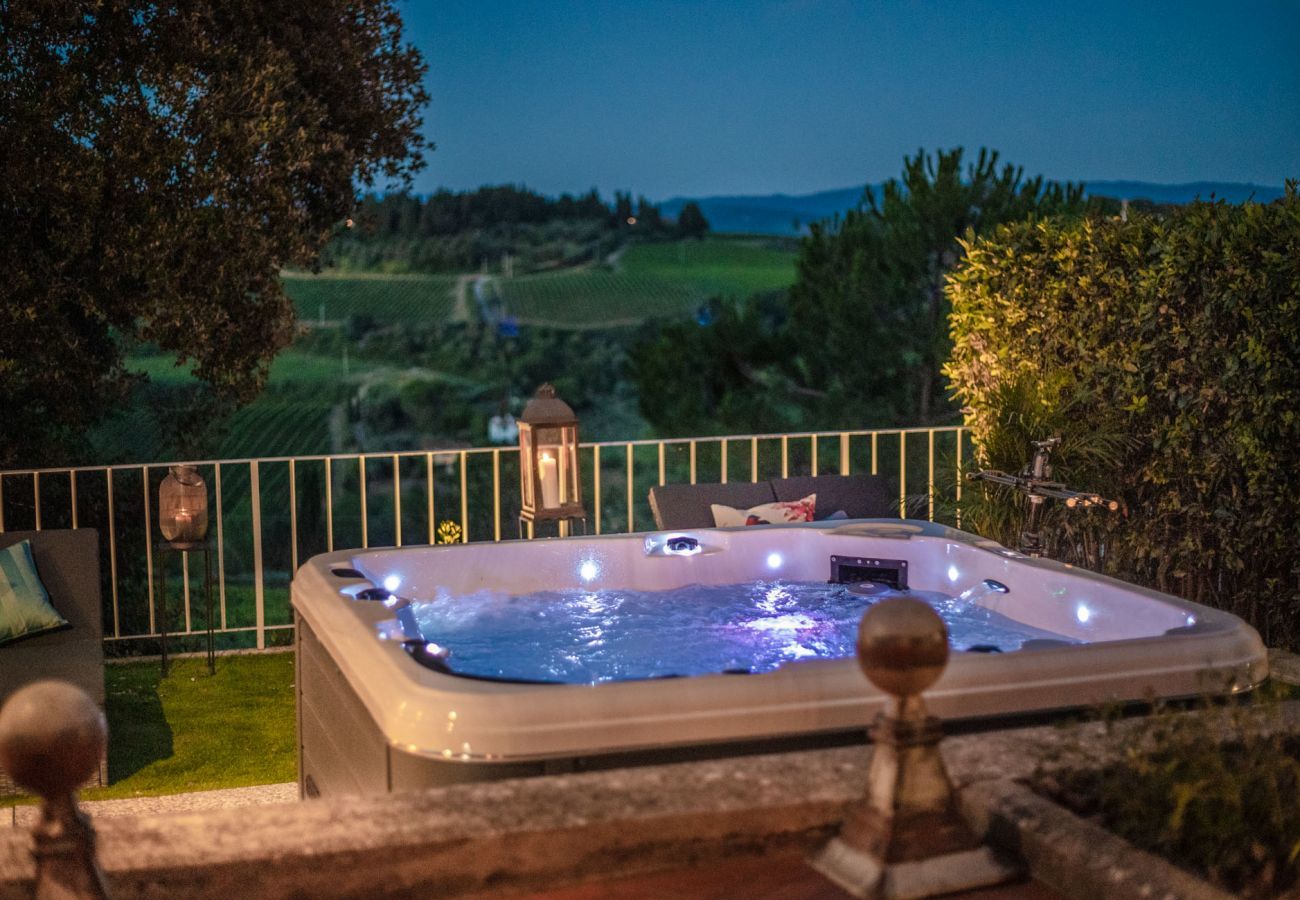 Villa a Marcialla - VILLA CHIANTI, your Secret 4 Bedrooms Retreat with View over the Vineyards in Marcialla