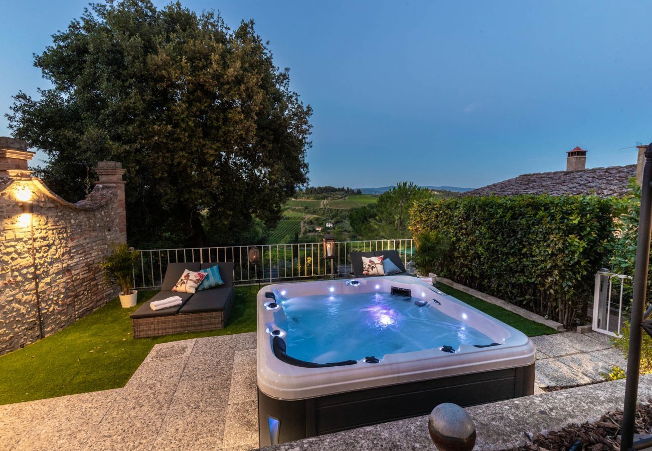 Villa a Marcialla - VILLA CHIANTI, your Secret 4 Bedrooms Retreat with View over the Vineyards in Marcialla