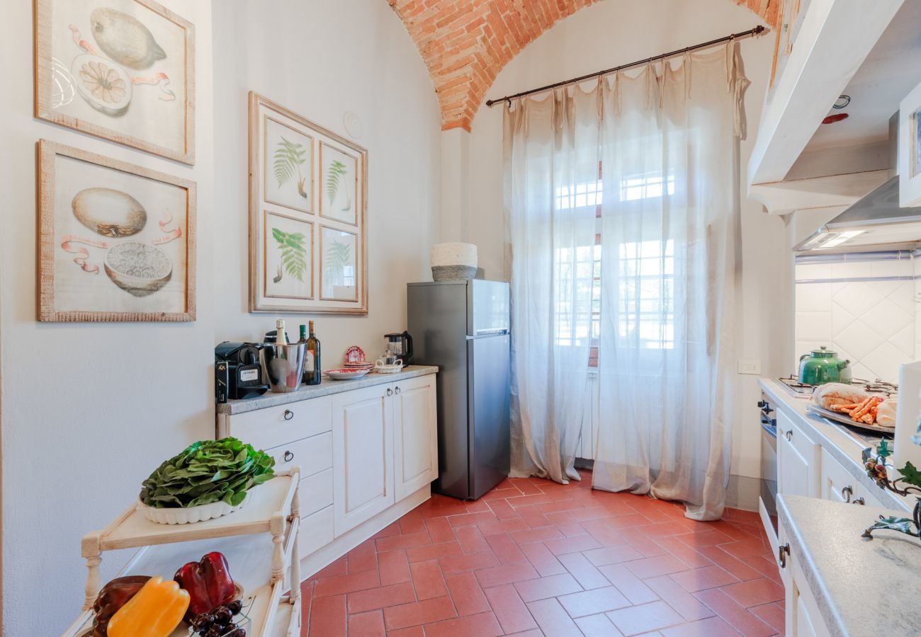 Villa a Marcialla - VILLA CHIANTI, your Secret 4 Bedrooms Retreat with View over the Vineyards in Marcialla
