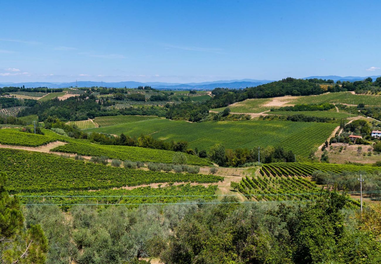 Villa a Marcialla - VILLA CHIANTI, your Secret 4 Bedrooms Retreat with View over the Vineyards in Marcialla