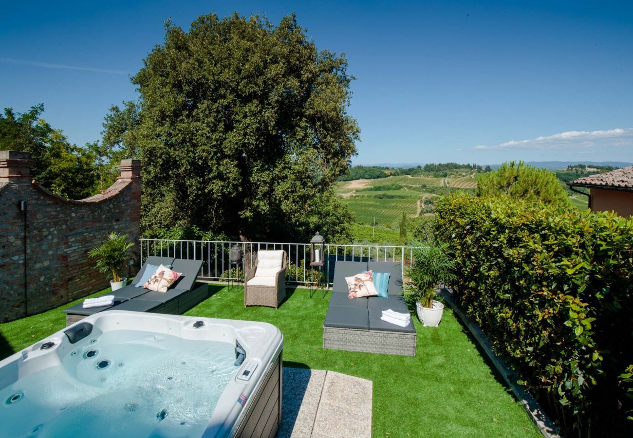 Villa a Marcialla - VILLA CHIANTI, your Secret 4 Bedrooms Retreat with View over the Vineyards in Marcialla