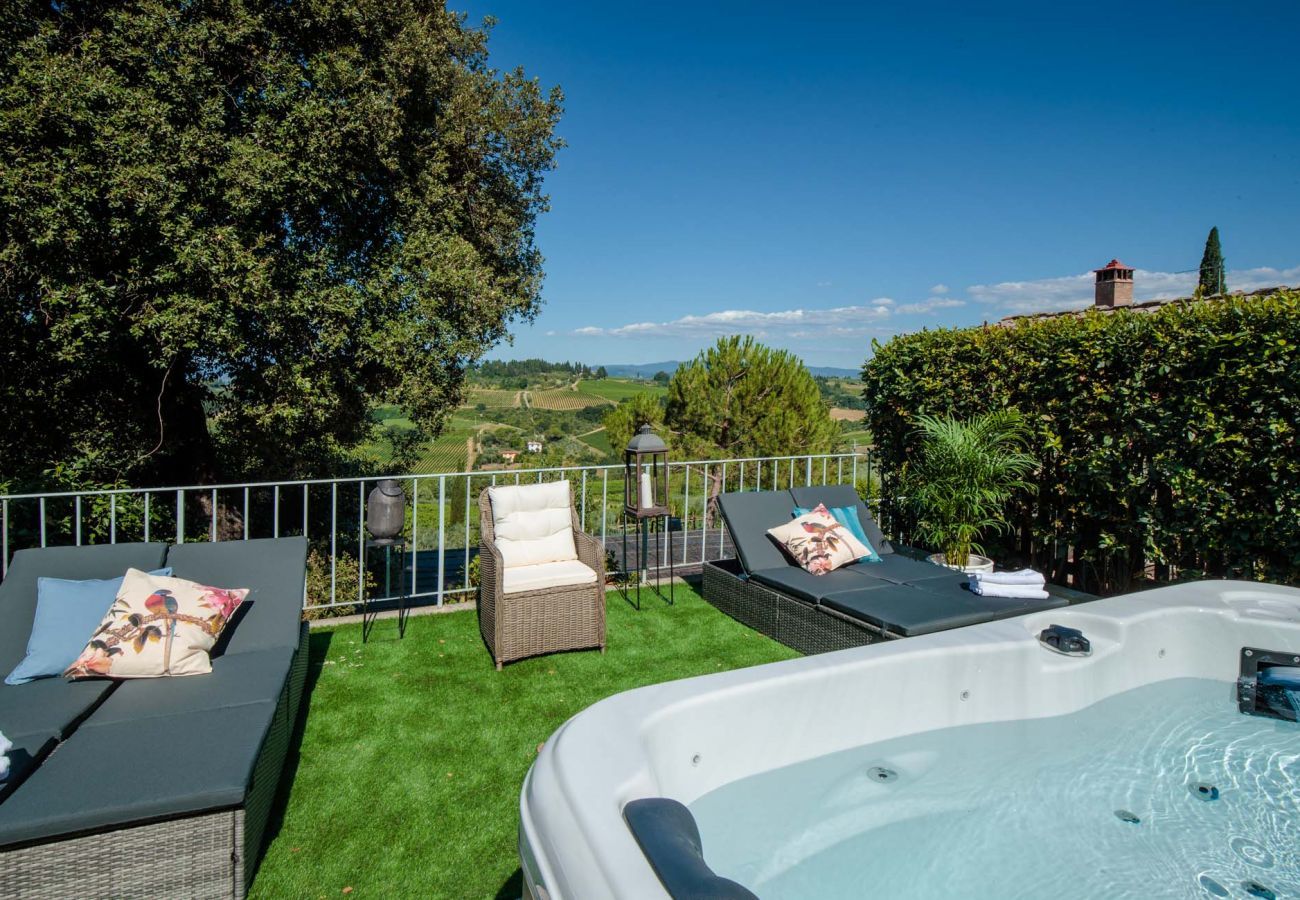 Villa a Marcialla - VILLA CHIANTI, your Secret 4 Bedrooms Retreat with View over the Vineyards in Marcialla