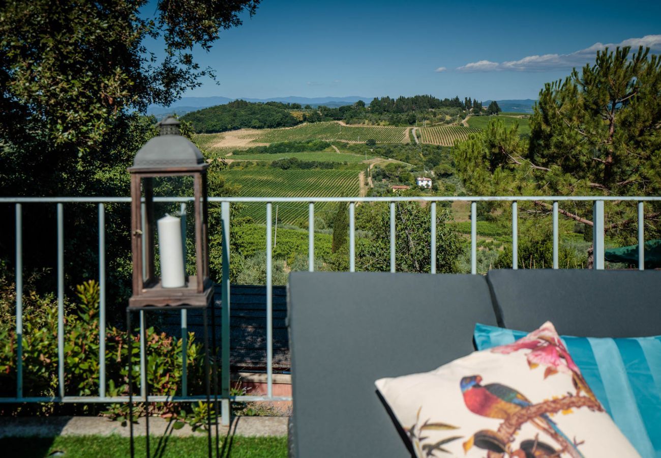 Villa a Marcialla - VILLA CHIANTI, your Secret 4 Bedrooms Retreat with View over the Vineyards in Marcialla