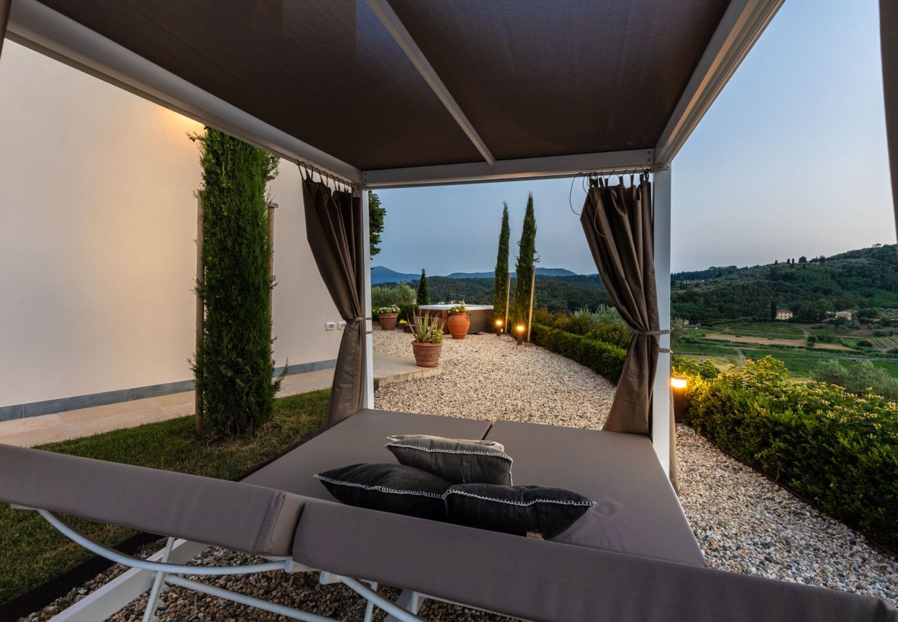 Villa a Lucca - VILLA REGINA, 4 bedrooms and a luxury style among the vineyards by Lucca Town