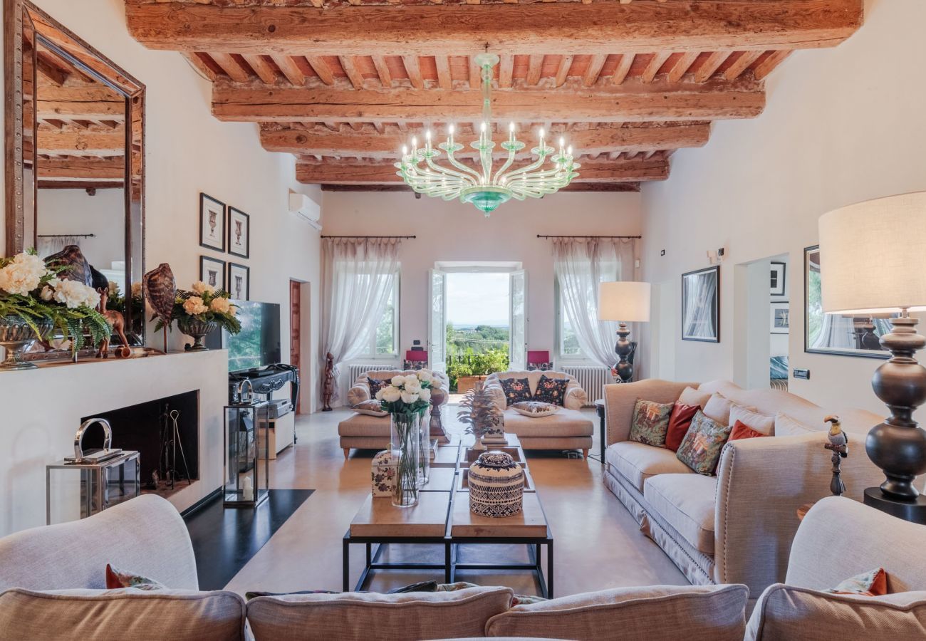Villa a Montecarlo - LOSE THE WORLD. FIND YOURSELF. VILLA DUEMANI, 8 BEDROOMS, PANORAMIC POOL & SPA