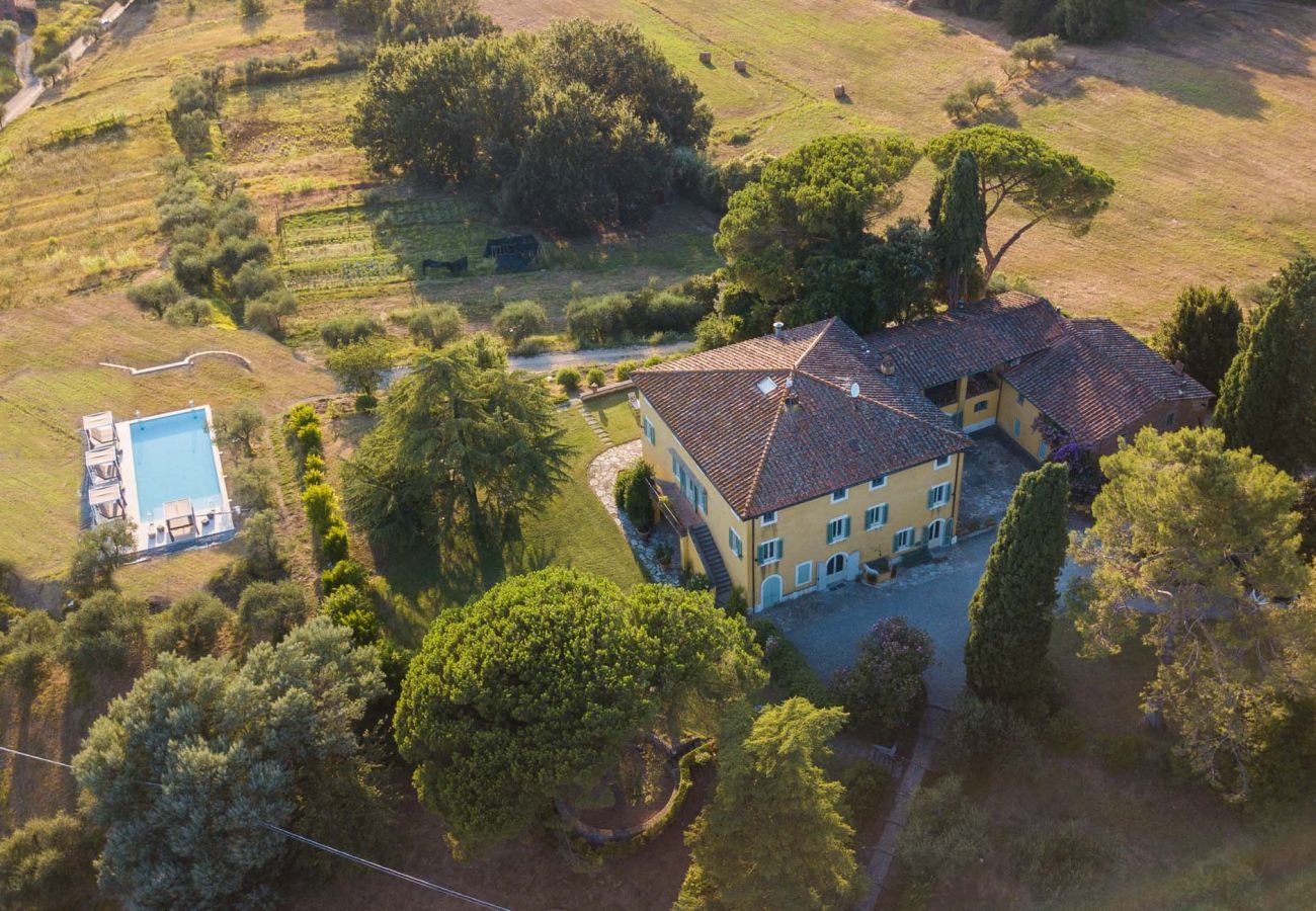 Villa a Montecarlo - LOSE THE WORLD. FIND YOURSELF. VILLA DUEMANI, 8 BEDROOMS, PANORAMIC POOL & SPA