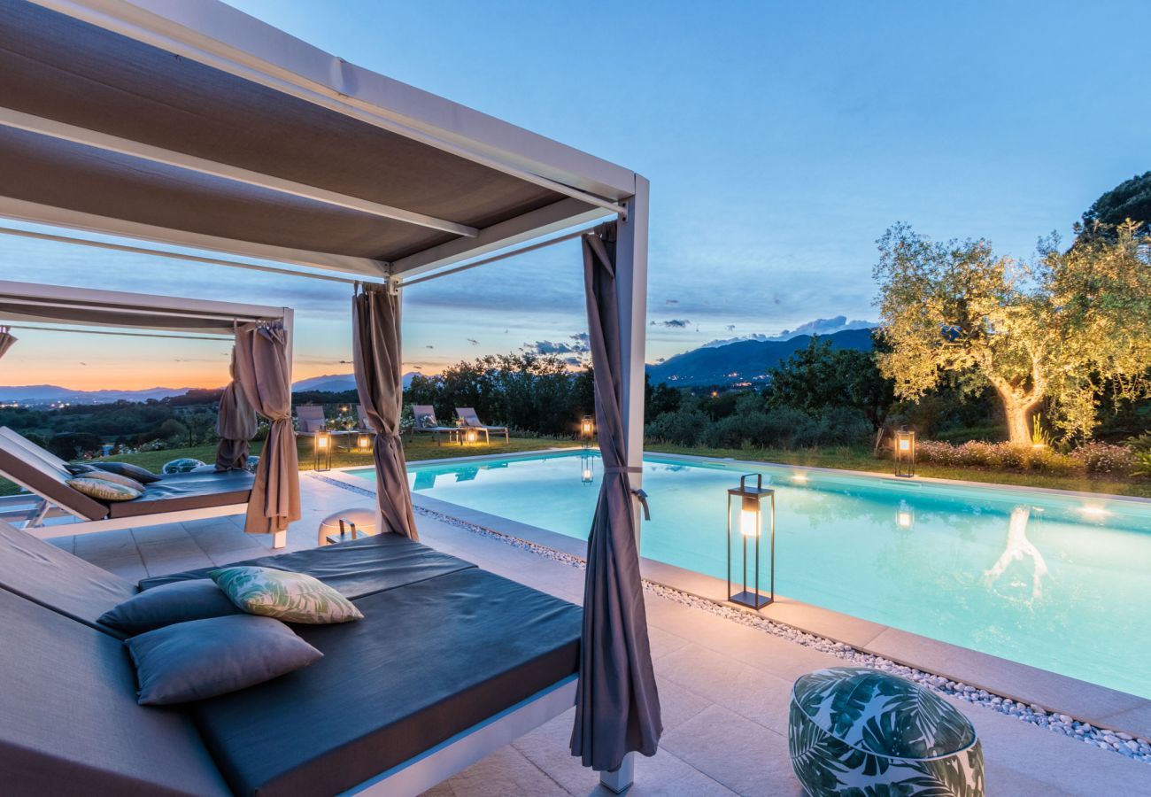 Villa a Montecarlo - LOSE THE WORLD. FIND YOURSELF. VILLA DUEMANI, 11 BEDROOMS, PANORAMIC POOL & SPA