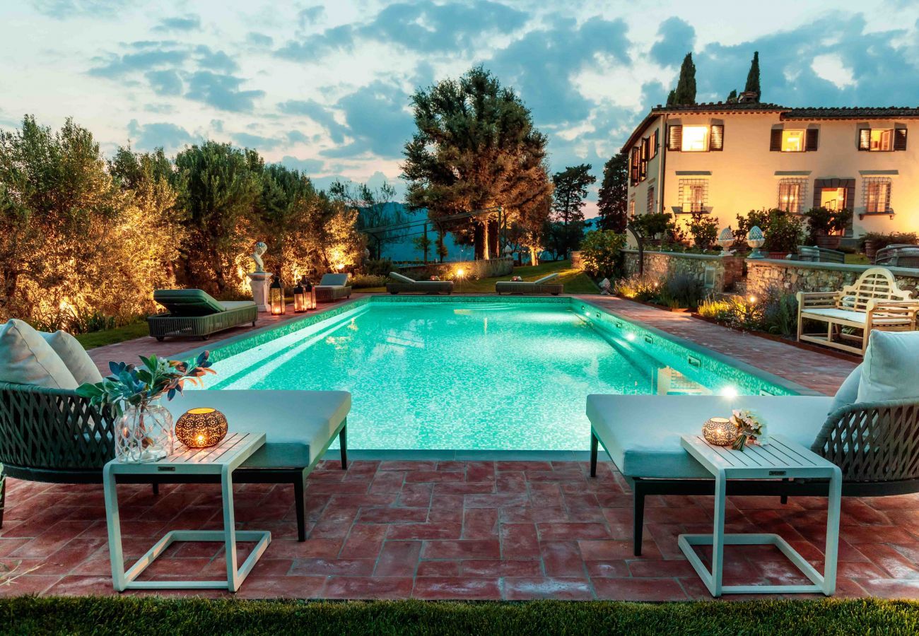 Villa a Lucca - VILLA IL CASTELLO: Vibrant Sanctuary of Enchanting Colours. 6 Bedrooms, Private Pool