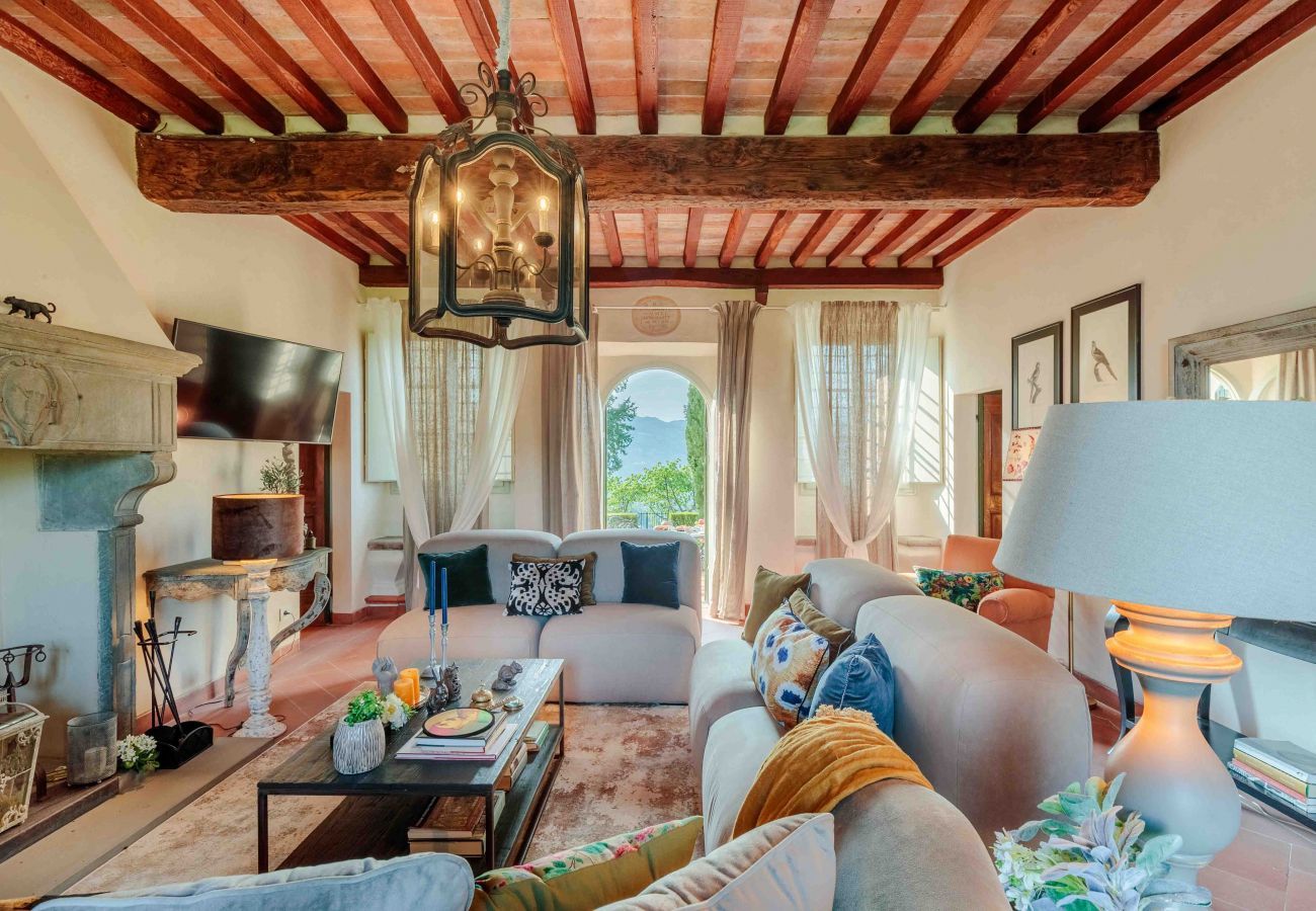 Villa a Lucca - VILLA IL CASTELLO: Vibrant Sanctuary of Enchanting Colours. 6 Bedrooms, Private Pool