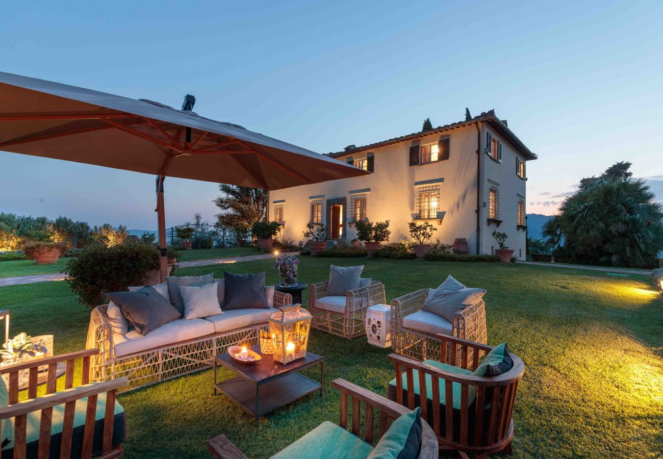 Villa a Lucca - VILLA IL CASTELLO: Vibrant Sanctuary of Enchanting Colours. 6 Bedrooms, Private Pool