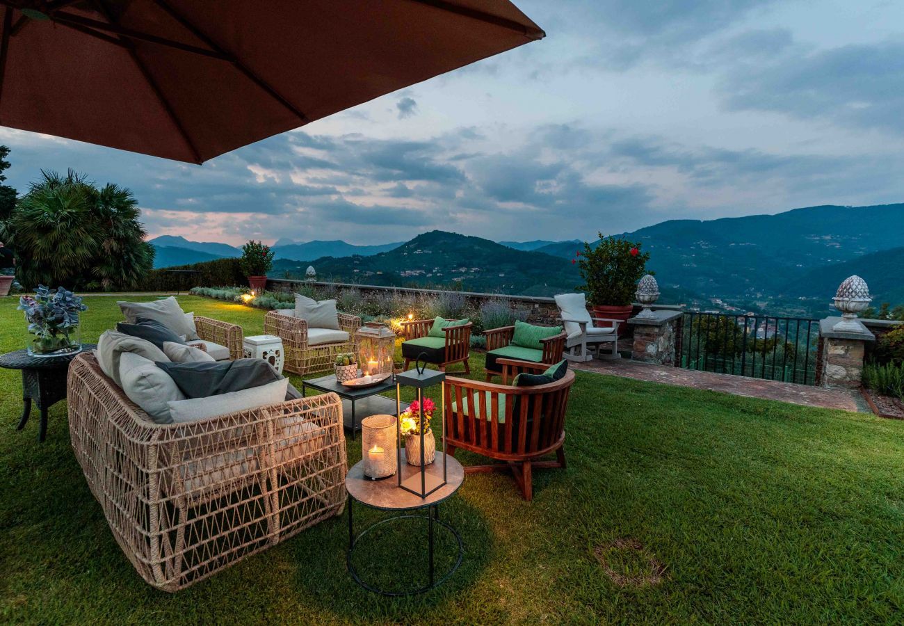 Villa a Lucca - VILLA IL CASTELLO: Vibrant Sanctuary of Enchanting Colours. 6 Bedrooms, Private Pool