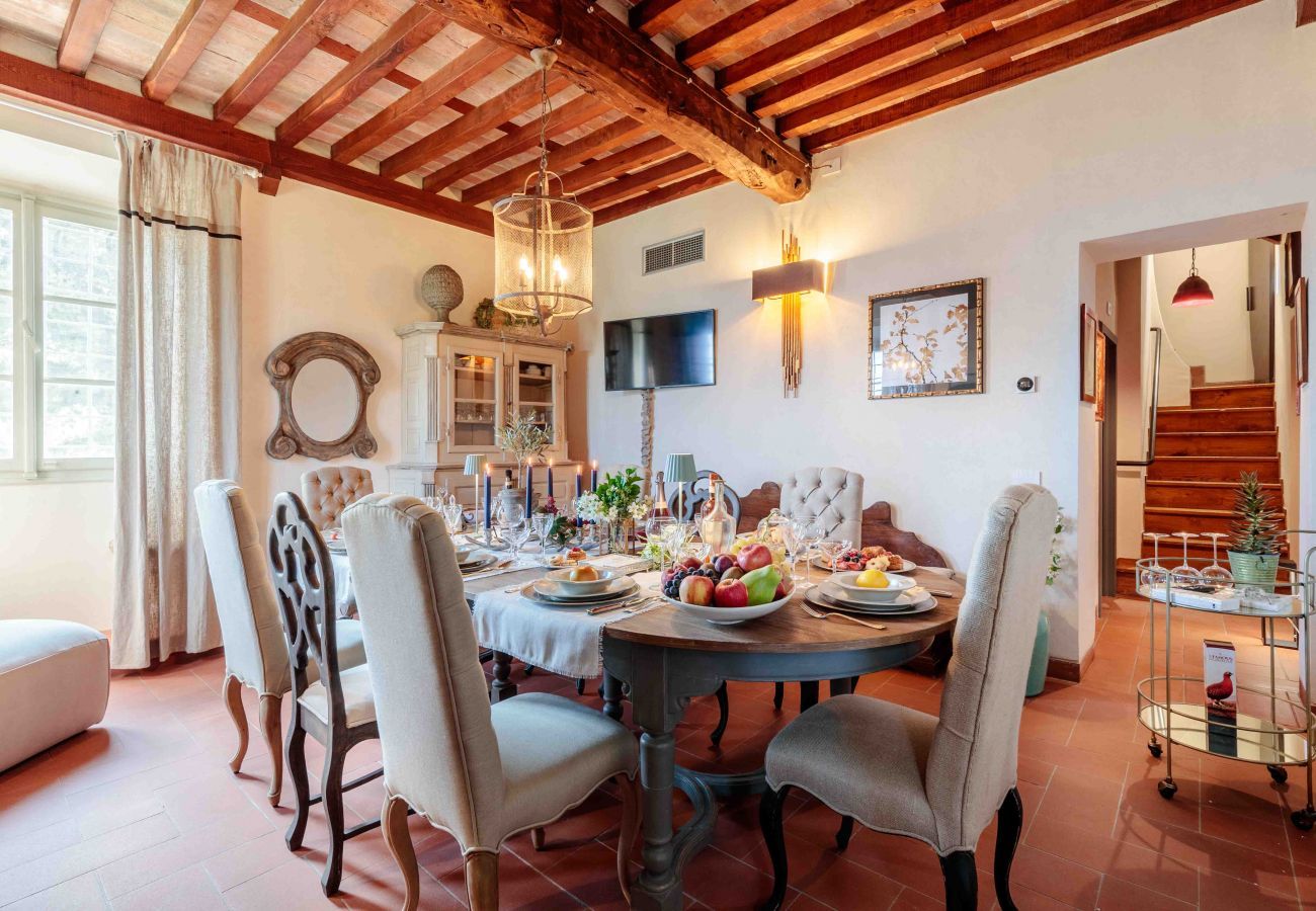 Villa a Lucca - VILLA IL CASTELLO: Vibrant Sanctuary of Enchanting Colours. 6 Bedrooms, Private Pool