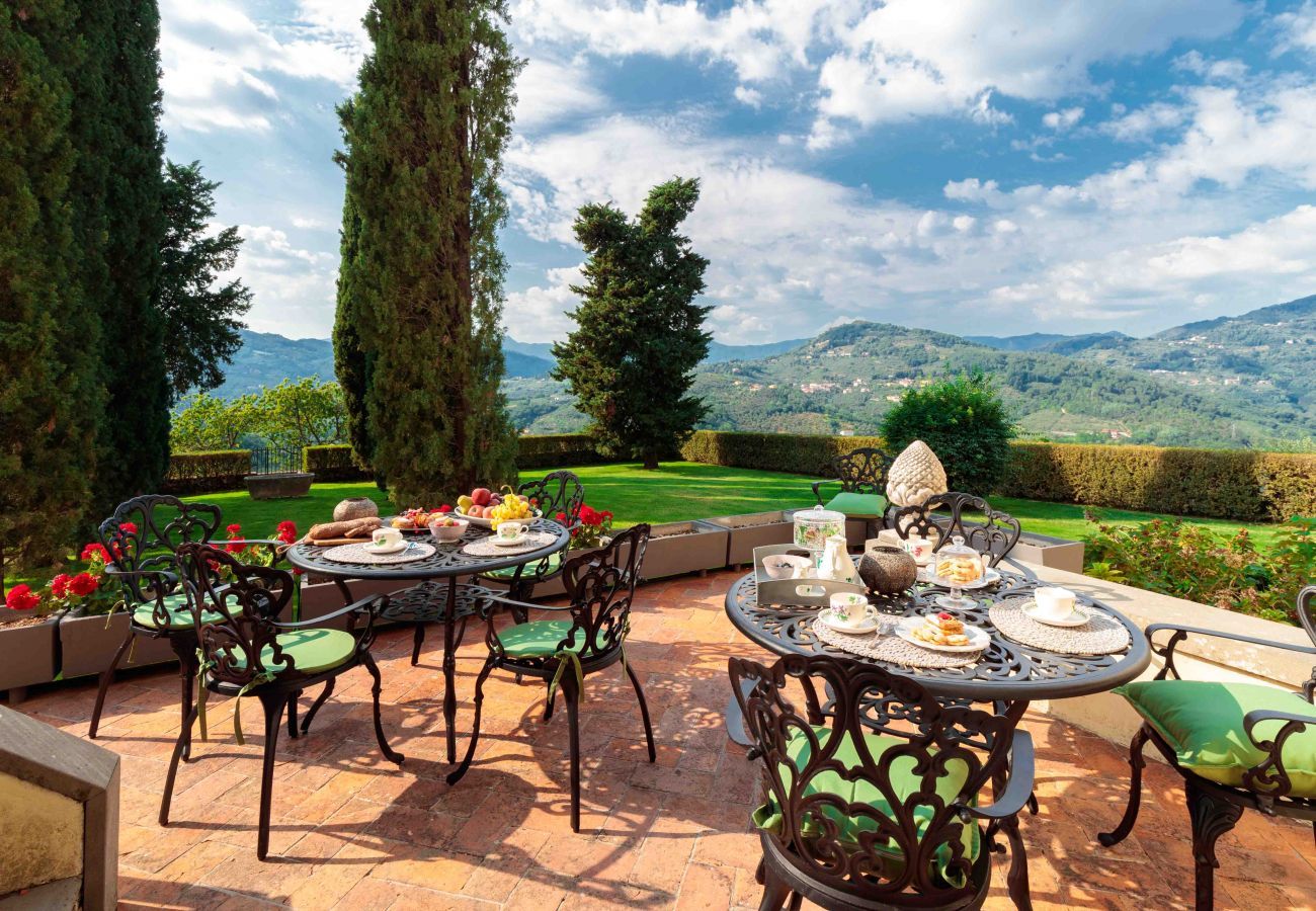 Villa a Lucca - VILLA IL CASTELLO: Vibrant Sanctuary of Enchanting Colours. 6 Bedrooms, Private Pool