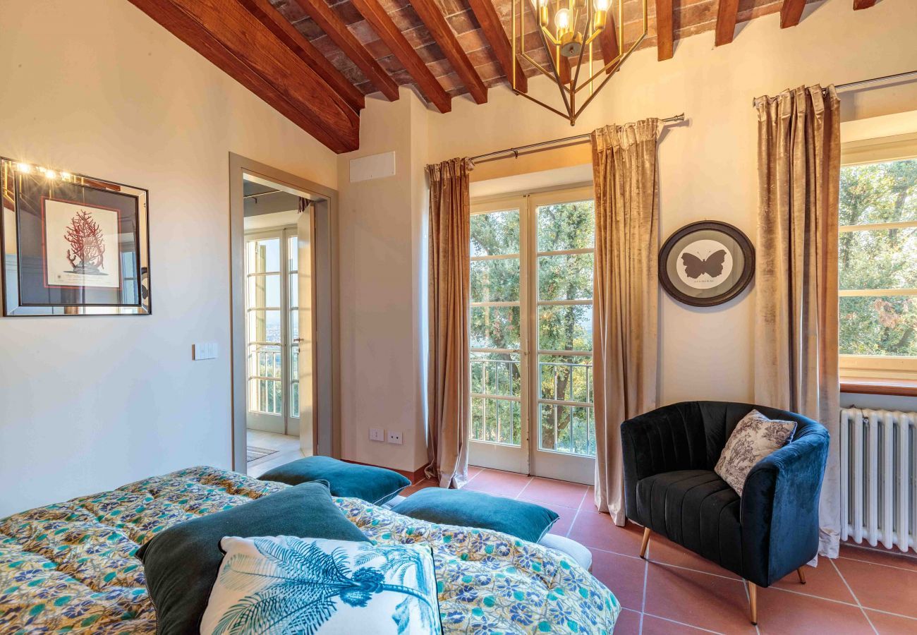 Villa a Lucca - VILLA IL CASTELLO: Vibrant Sanctuary of Enchanting Colours. 6 Bedrooms, Private Pool