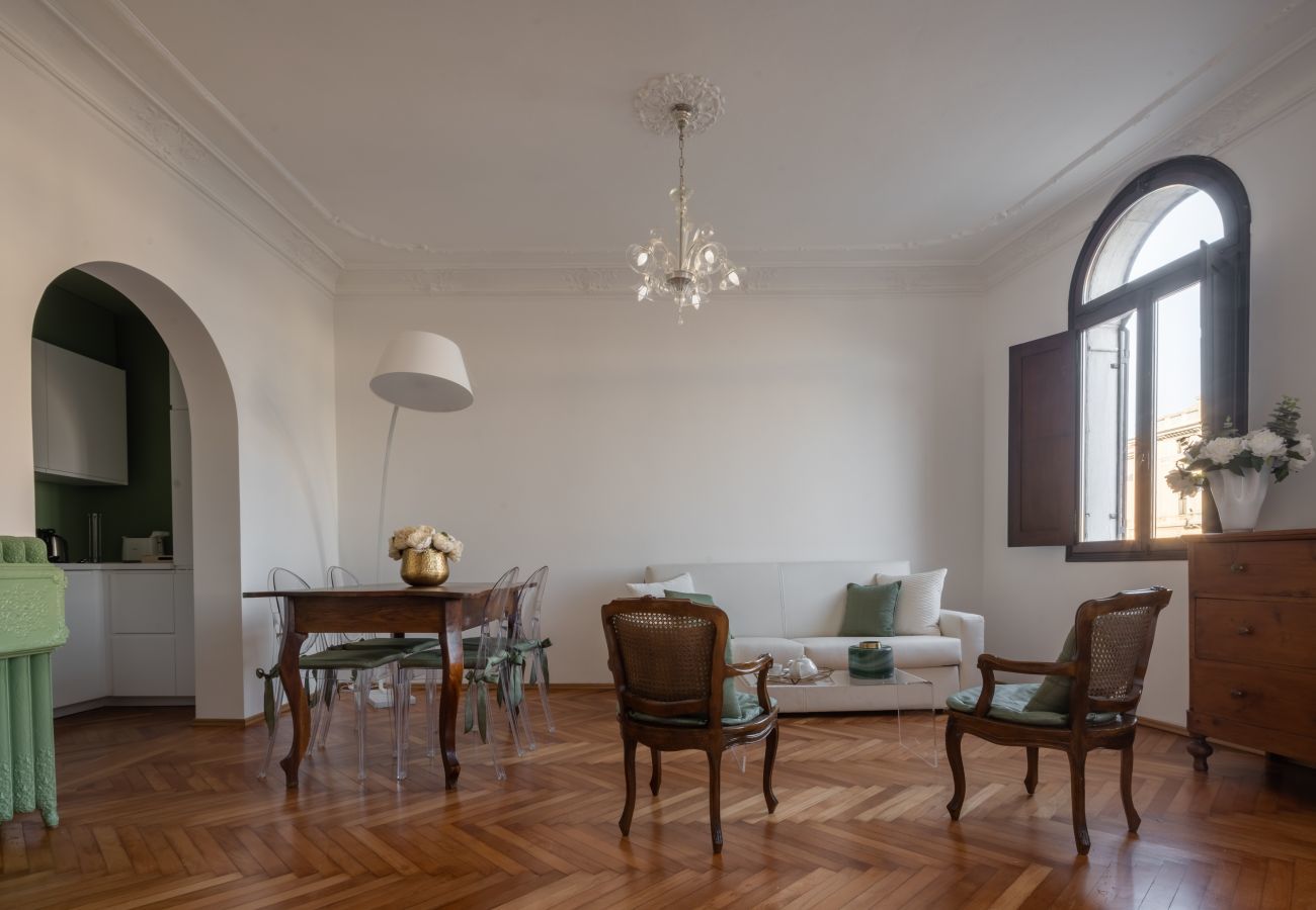 Appartamento a Venezia - Venetian Palace Green Apartment R&R