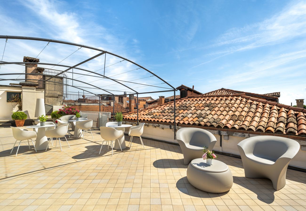Appartamento a Venezia - Venetian Palace Green Apartment R&R
