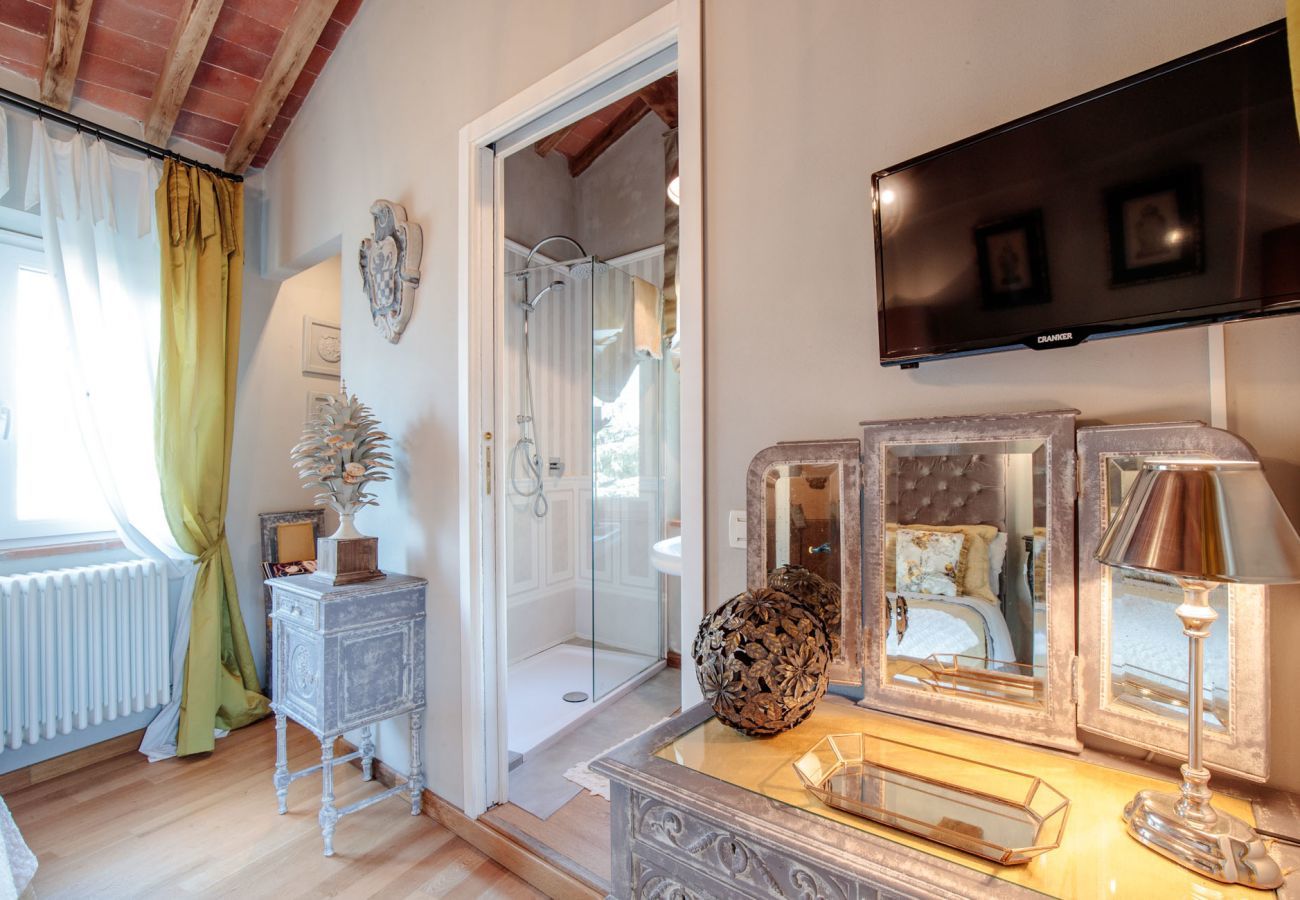 Villa a Montecarlo - VILLA GIANNA, the Secret Interior Designer's Private Retreat with Pool