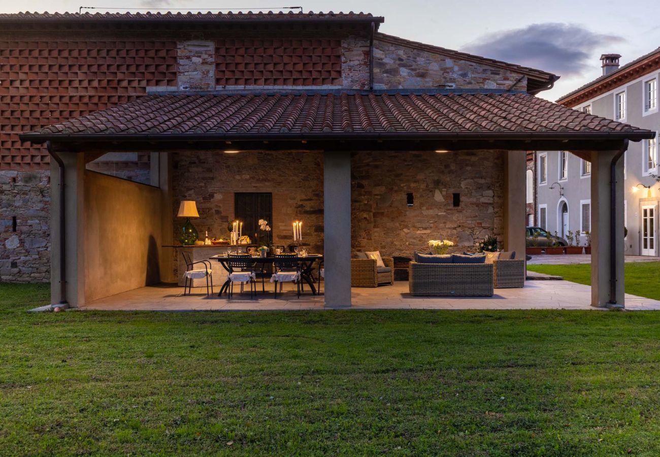 Villa a Capannori - Villa BRUNETTA, Discover your Modern but Traditional Villa in Lucca