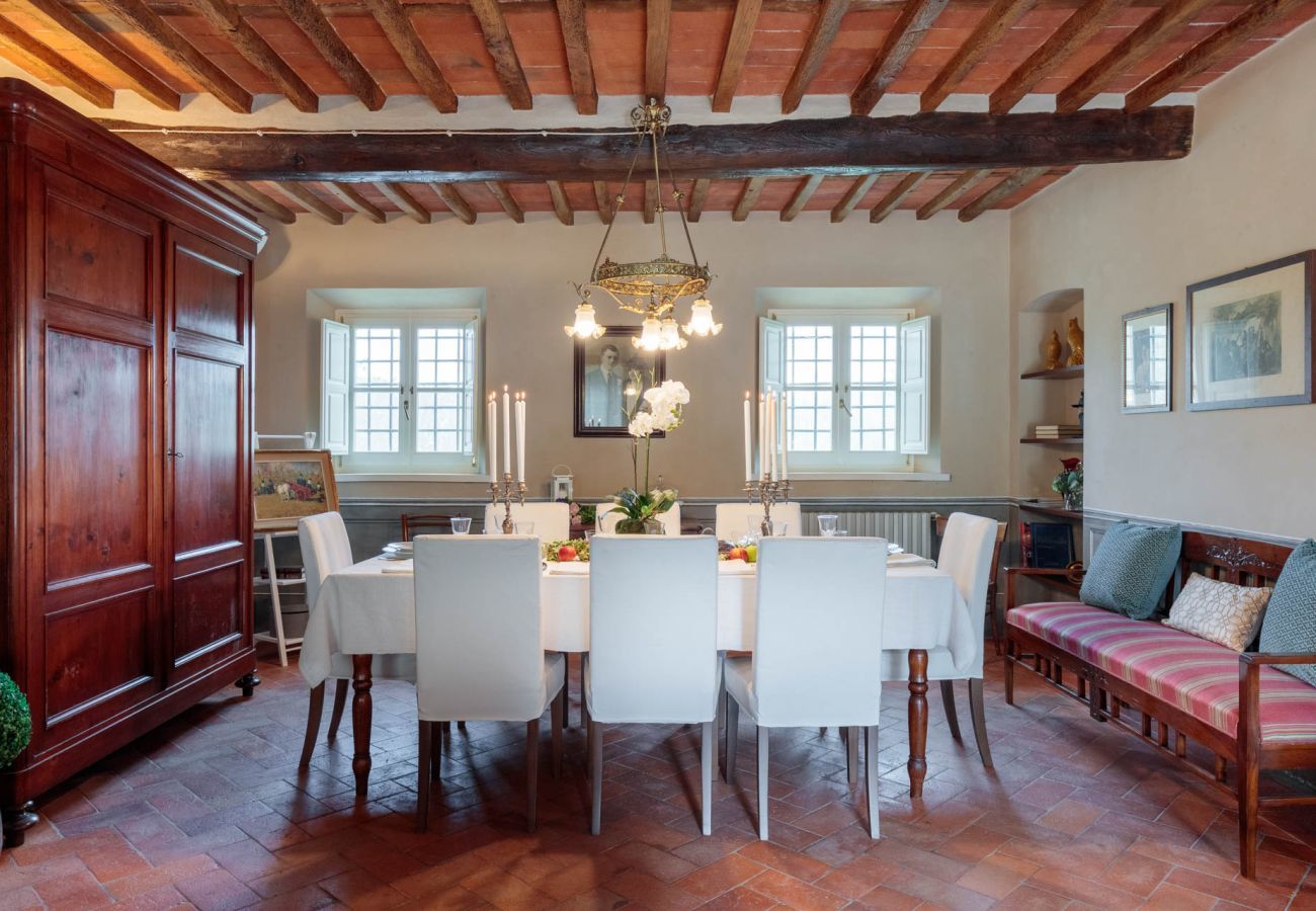 Villa a Capannori - Villa BRUNETTA, Discover your Modern but Traditional Villa in Lucca