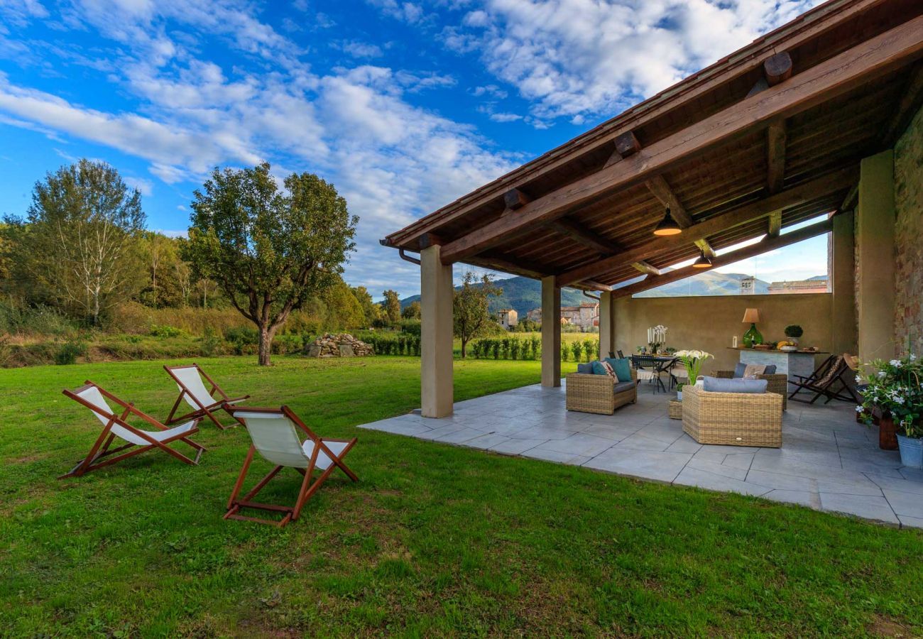 Villa a Capannori - Villa BRUNETTA, Discover your Modern but Traditional Villa in Lucca