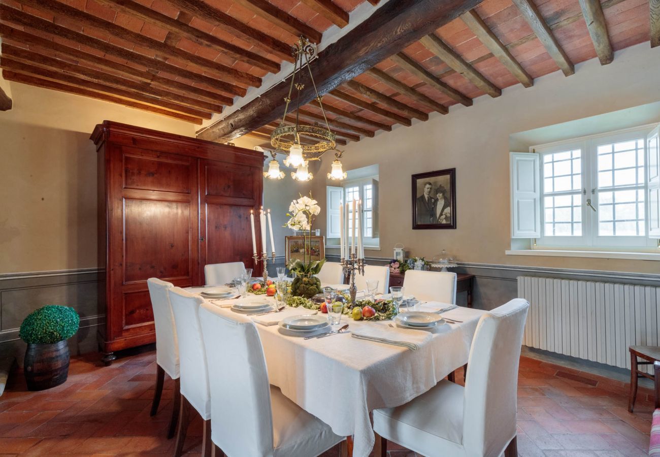 Villa a Capannori - Villa BRUNETTA, Discover your Modern but Traditional Villa in Lucca