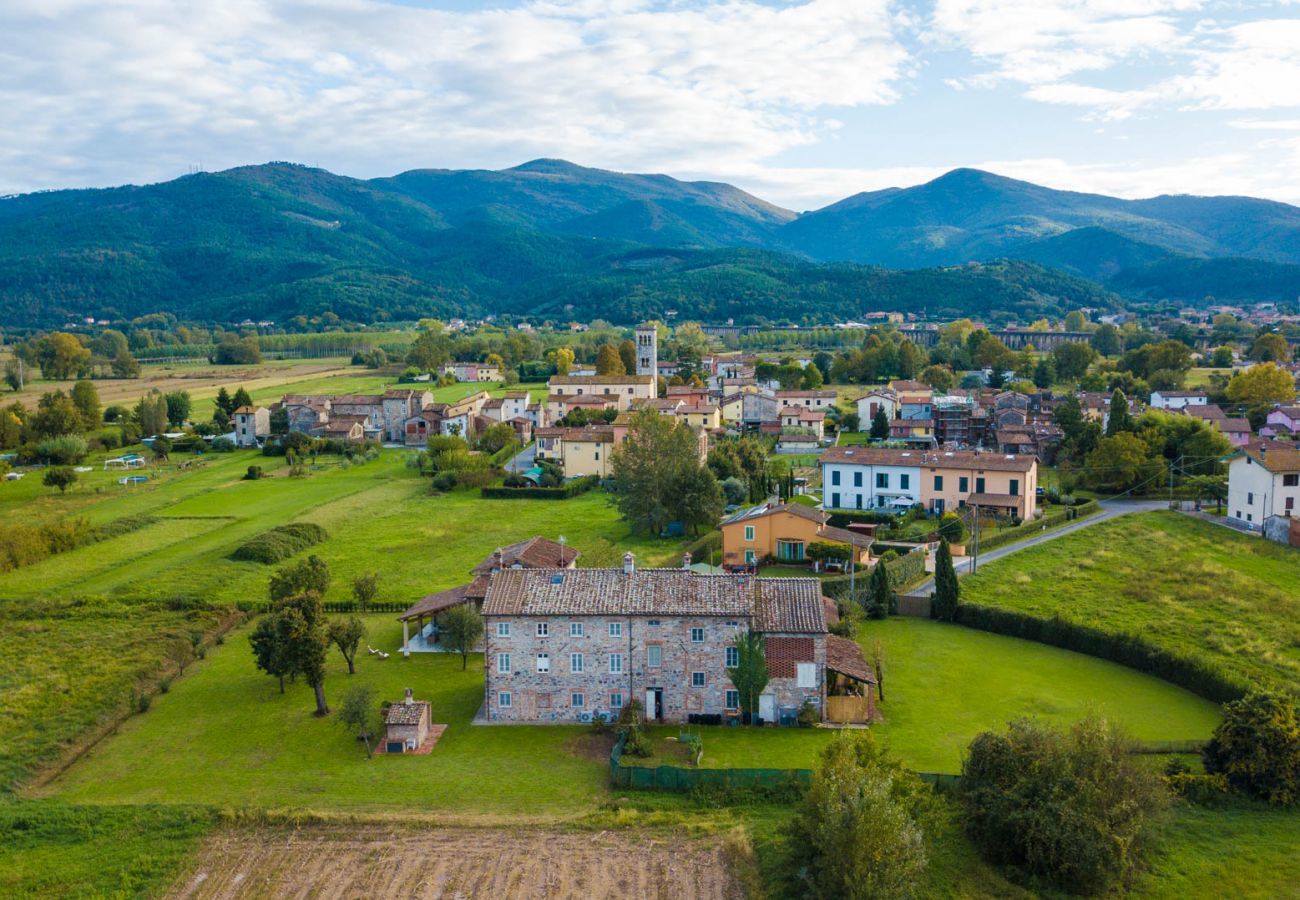 Villa a Capannori - Villa BRUNETTA, Discover your Modern but Traditional Villa in Lucca