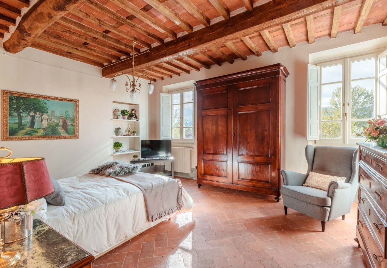 Villa a Capannori - Villa BRUNETTA, Discover your Modern but Traditional Villa in Lucca