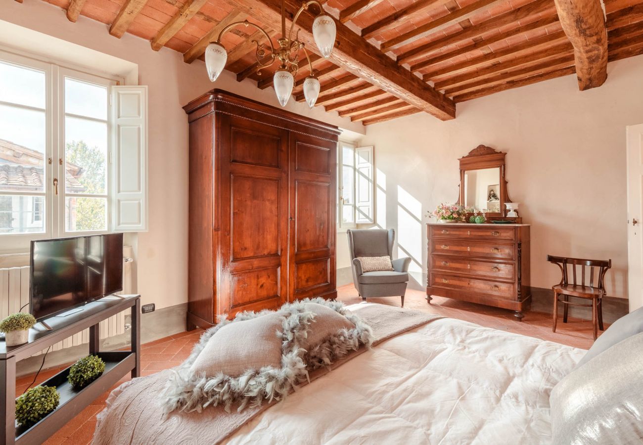 Villa a Capannori - Villa BRUNETTA, Discover your Modern but Traditional Villa in Lucca