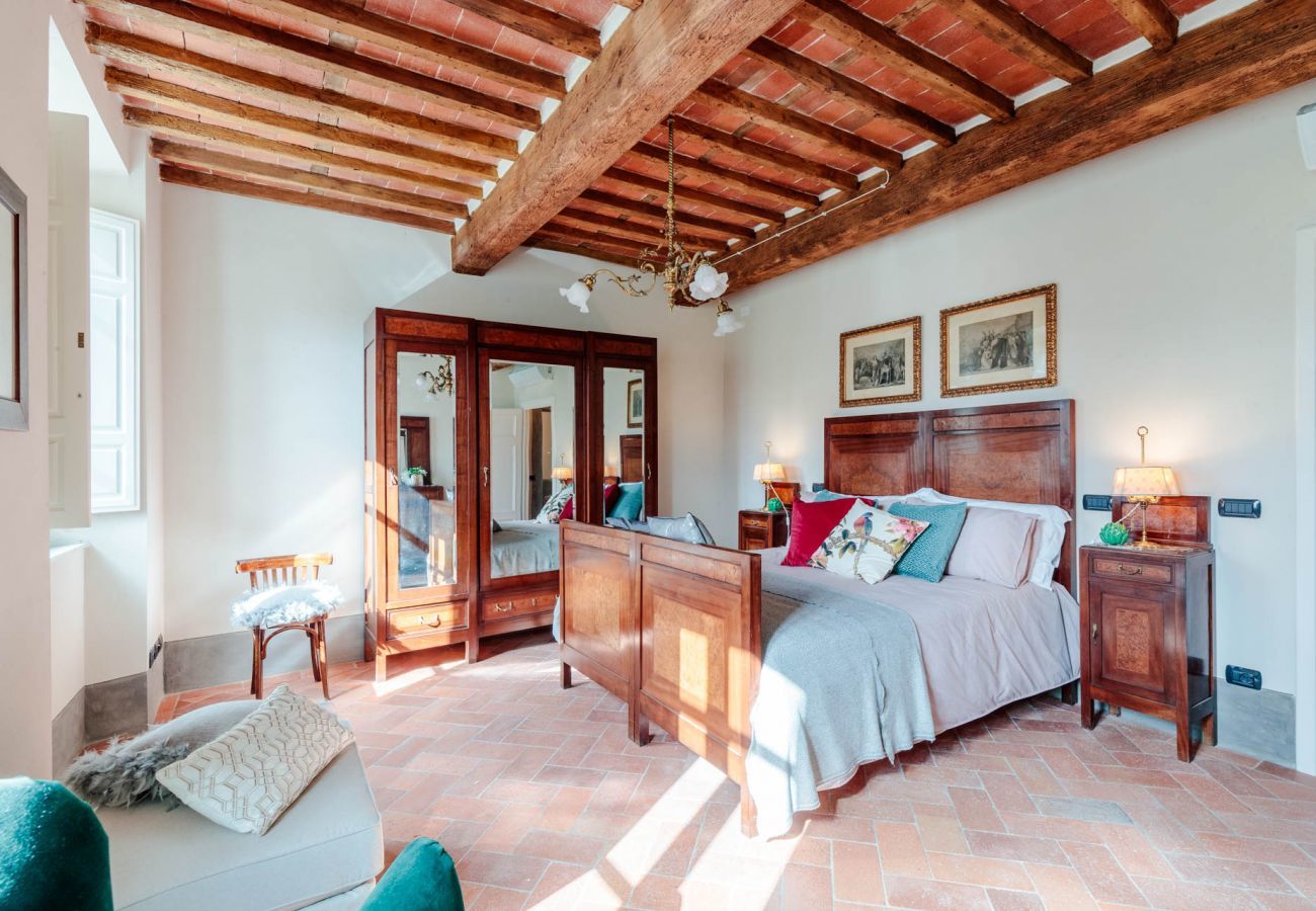 Villa a Capannori - Villa BRUNETTA, Discover your Modern but Traditional Villa in Lucca