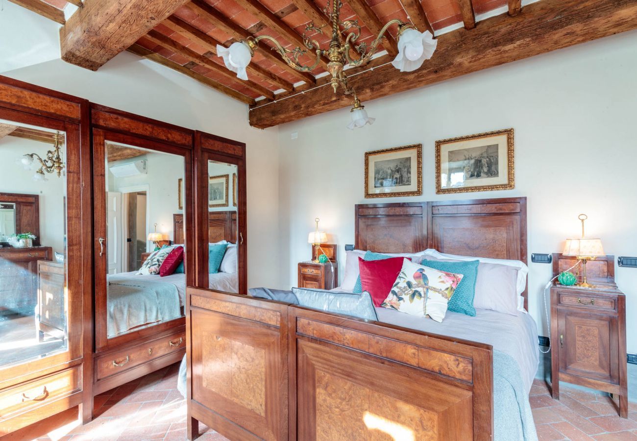 Villa a Capannori - Villa BRUNETTA, Discover your Modern but Traditional Villa in Lucca