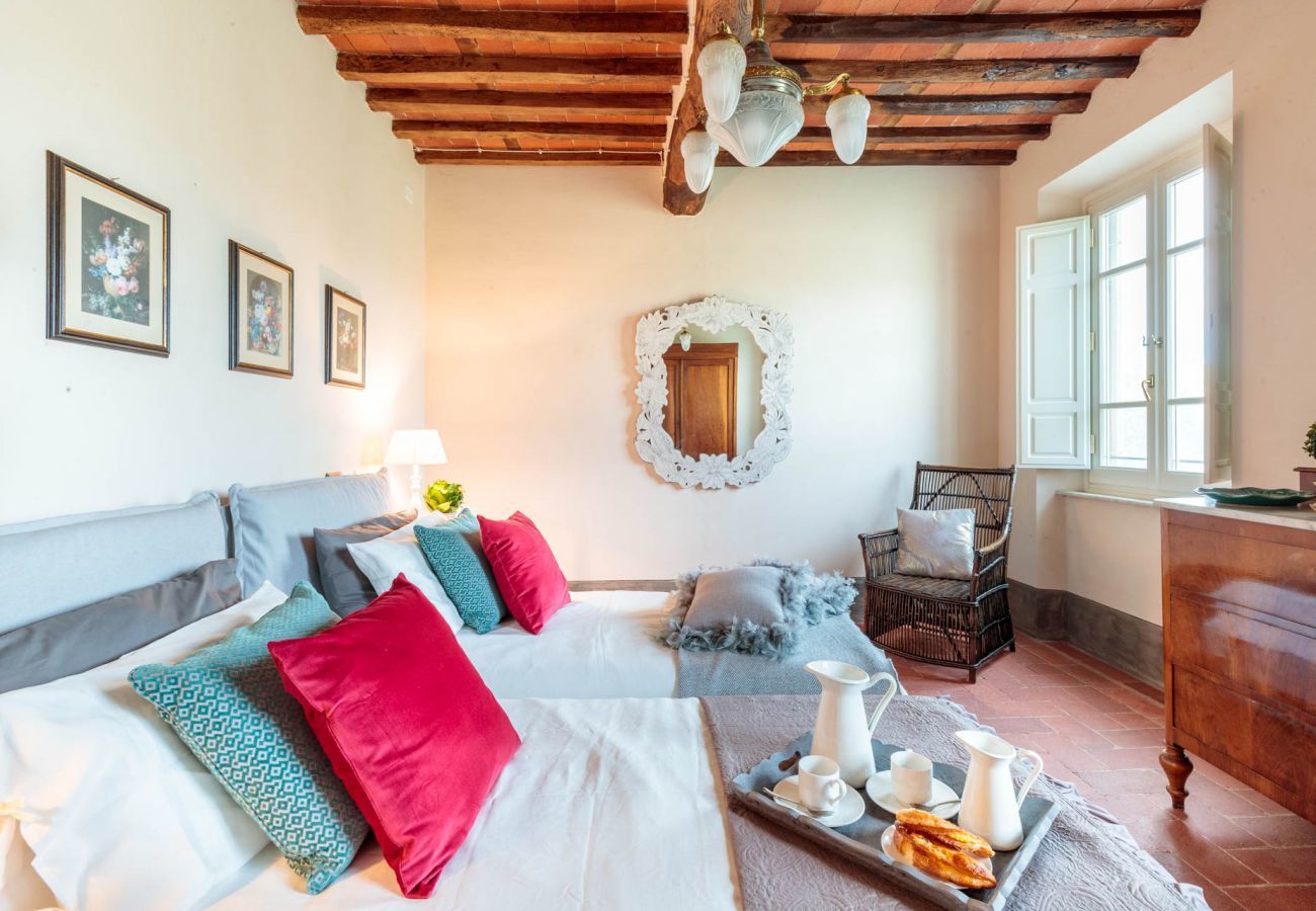 Villa a Capannori - Villa BRUNETTA, Discover your Modern but Traditional Villa in Lucca