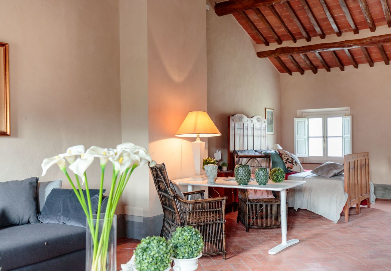 Villa a Capannori - Villa BRUNETTA, Discover your Modern but Traditional Villa in Lucca