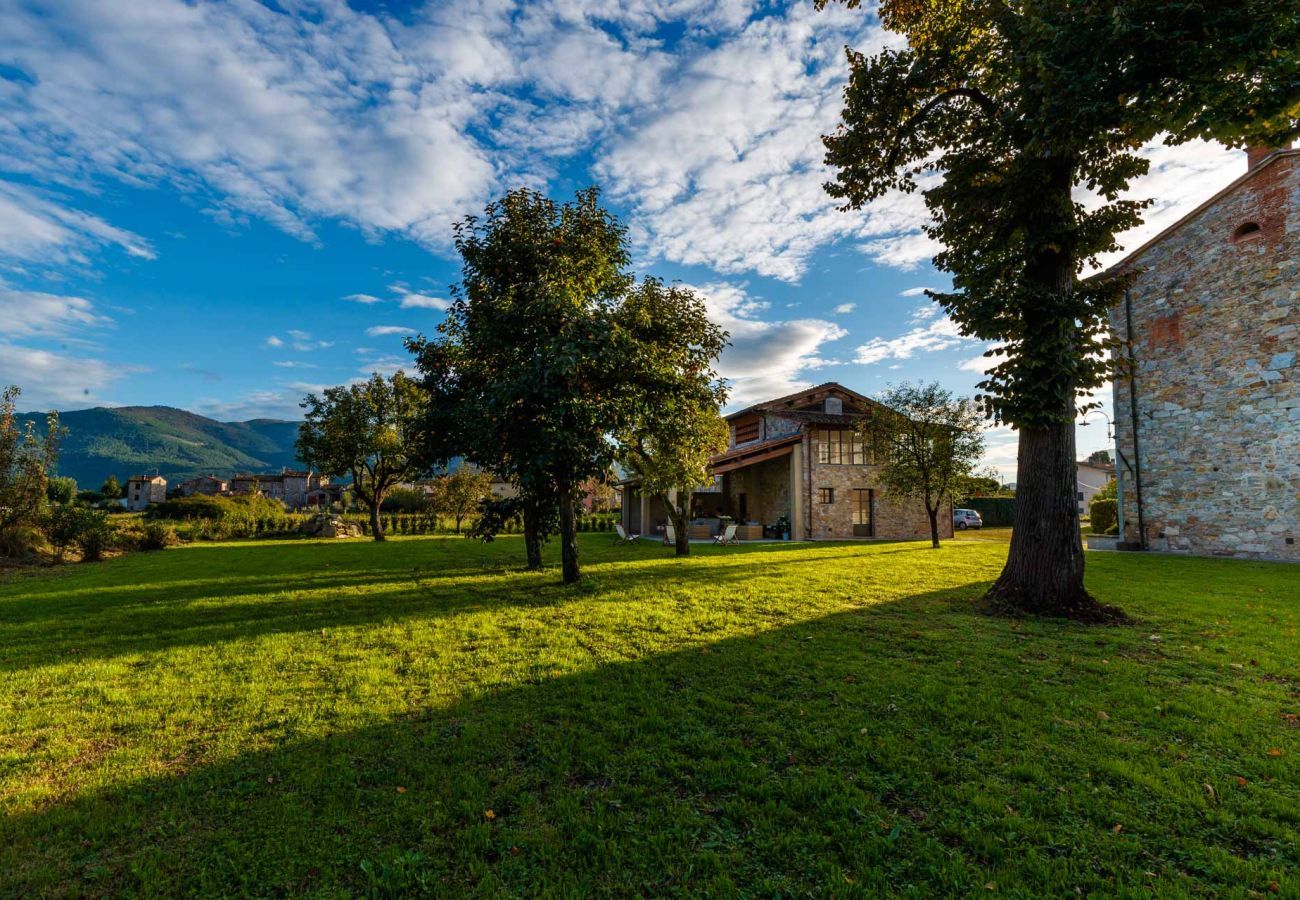 Villa a Capannori - Villa BRUNETTA, Discover your Modern but Traditional Villa in Lucca