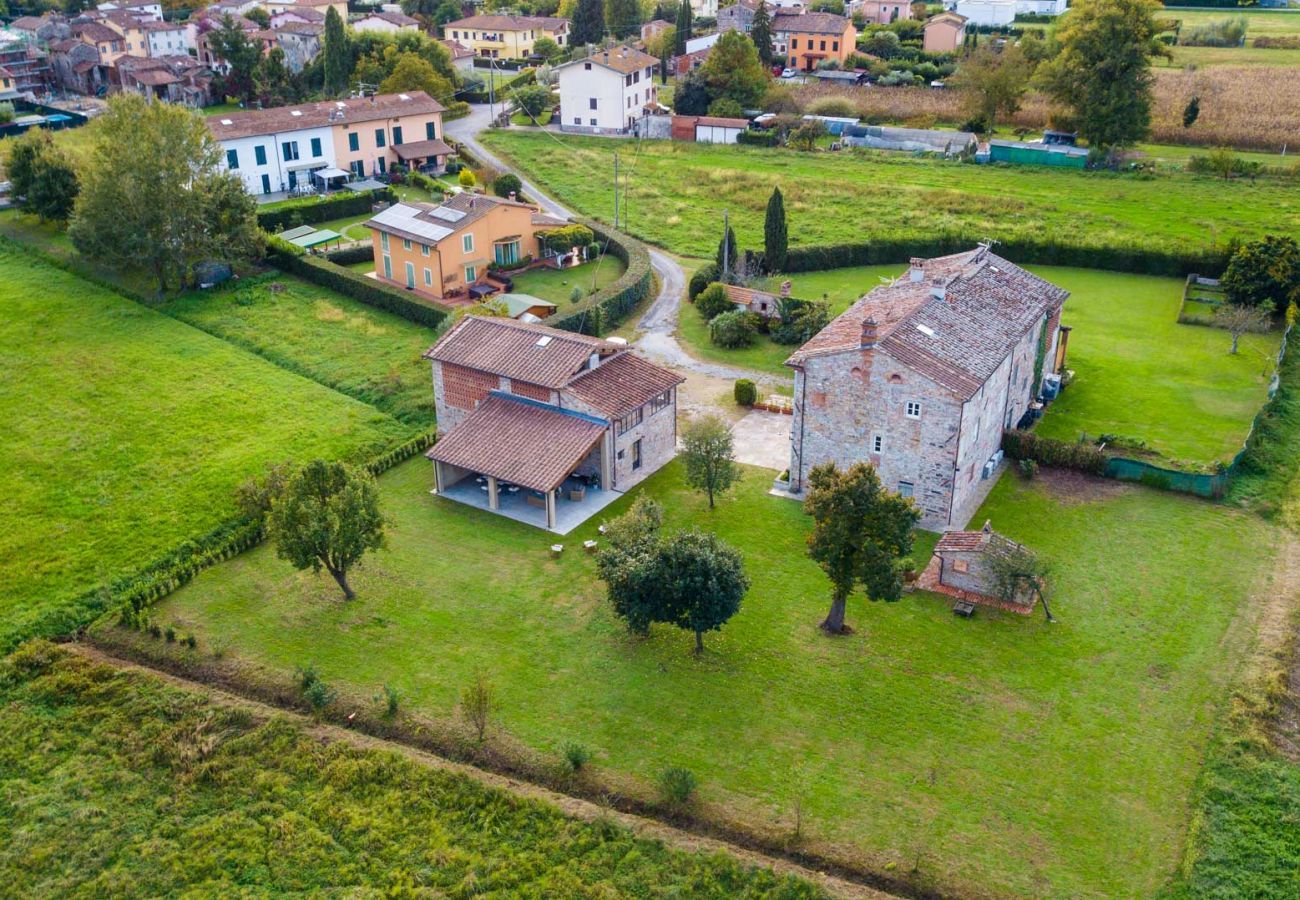 Villa a Capannori - Villa BRUNETTA, Discover your Modern but Traditional Villa in Lucca