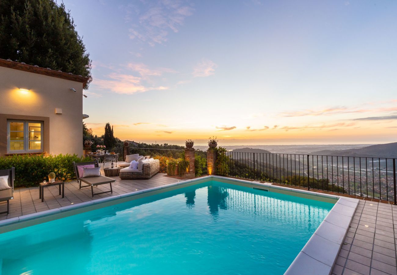 Villa a Pieve a Elici - Villa Riviera: Luxury Villa with Pool and Seaview, close to Forte dei Marmi and Lucca