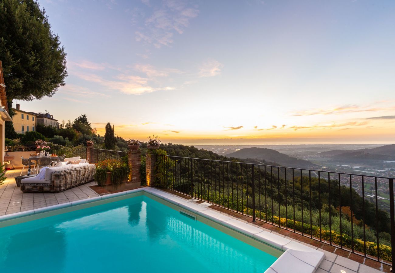 Villa a Pieve a Elici - Villa Riviera: Luxury Villa with Pool and Seaview, close to Forte dei Marmi and Lucca