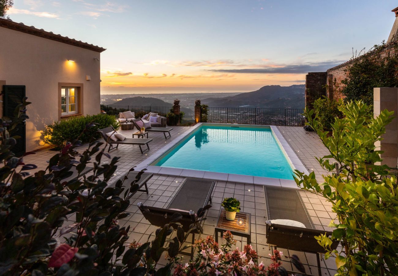 Villa a Pieve a Elici - Villa Riviera: Luxury Villa with Pool and Seaview, close to Forte dei Marmi and Lucca