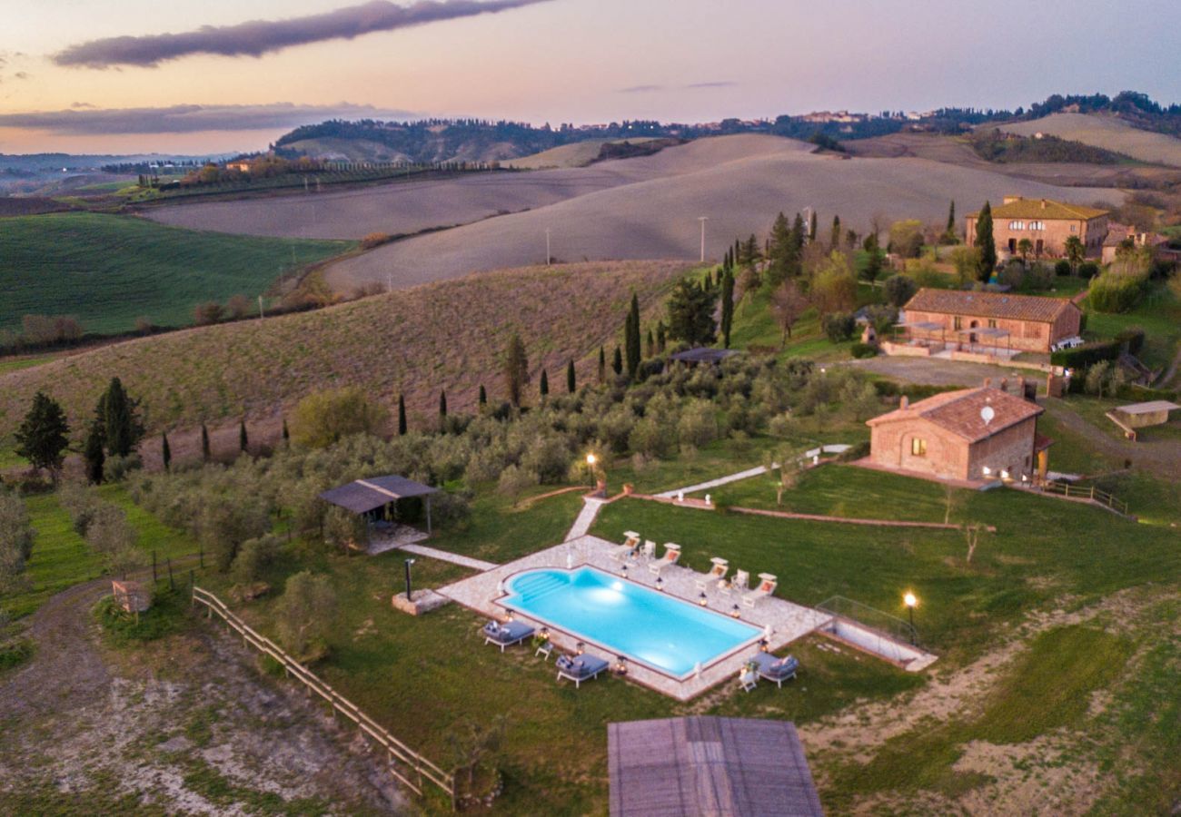 Villa a Fabbrica - VILLA LAJATICO Farmhouse with Private Pool and the Most Exciting View over the Hilltops