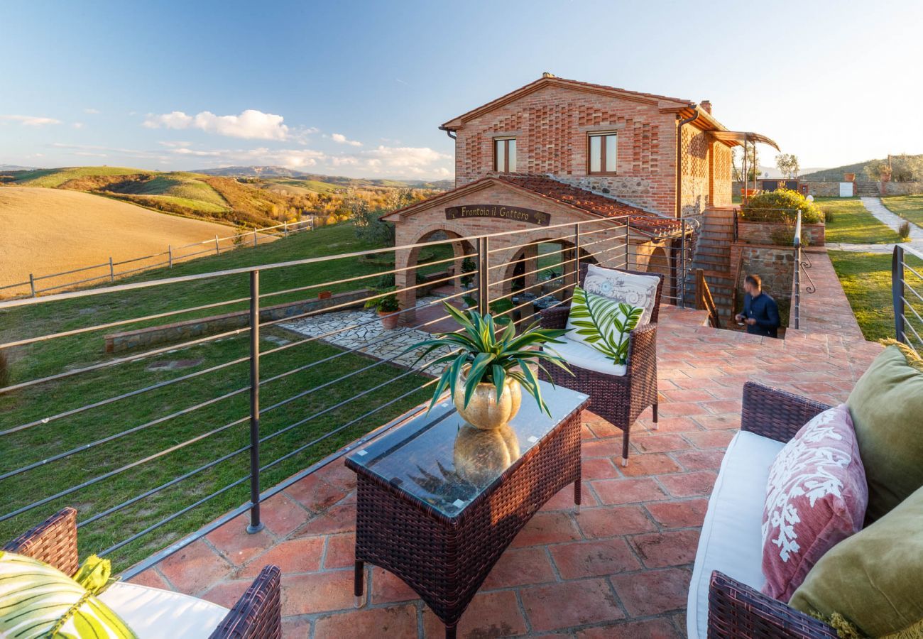 Villa a Fabbrica - VILLA LAJATICO Farmhouse with Private Pool and the Most Exciting View over the Hilltops