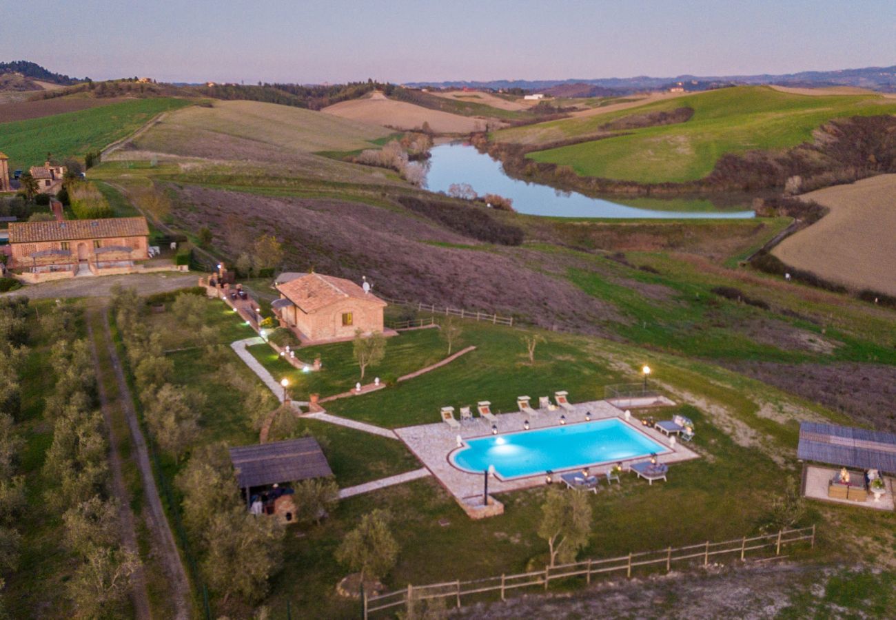 Villa a Fabbrica - VILLA LAJATICO Farmhouse with Private Pool and the Most Exciting View over the Hilltops