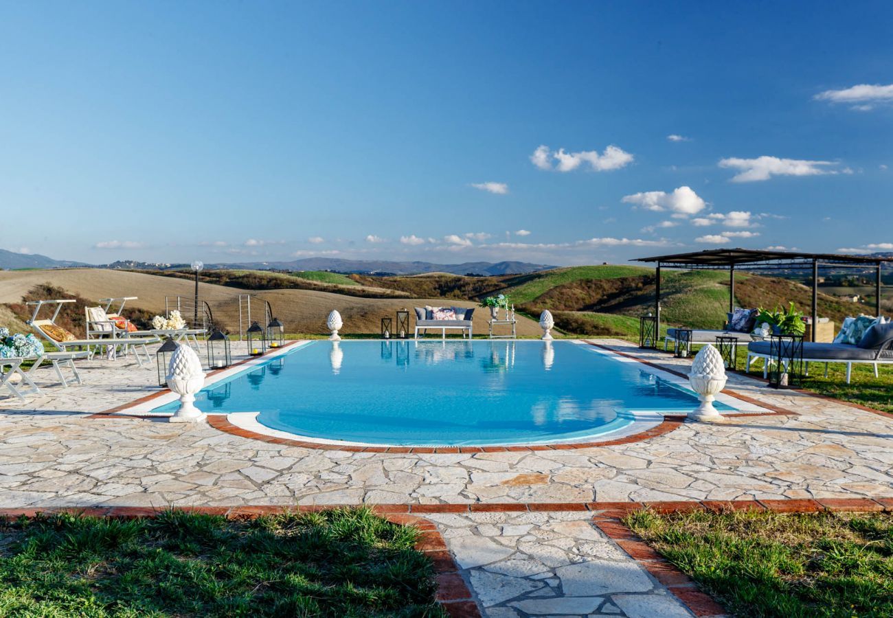 Villa a Fabbrica - VILLA LAJATICO Farmhouse with Private Pool and the Most Exciting View over the Hilltops